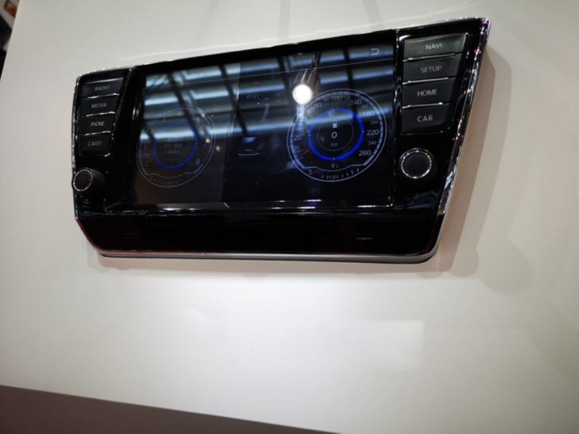 汽車(chē)大尺寸顯示屏背膠加工 汽車(chē)大尺寸顯示屏背膠加工